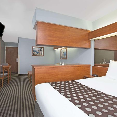 Microtel Inn & Suites By Wyndham Garland/Dallas Exterior foto